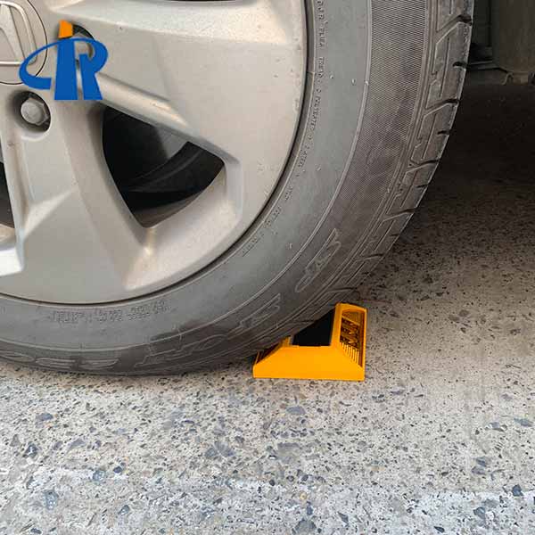 Waterproof 360 Degree Road road stud reflectors With Spike